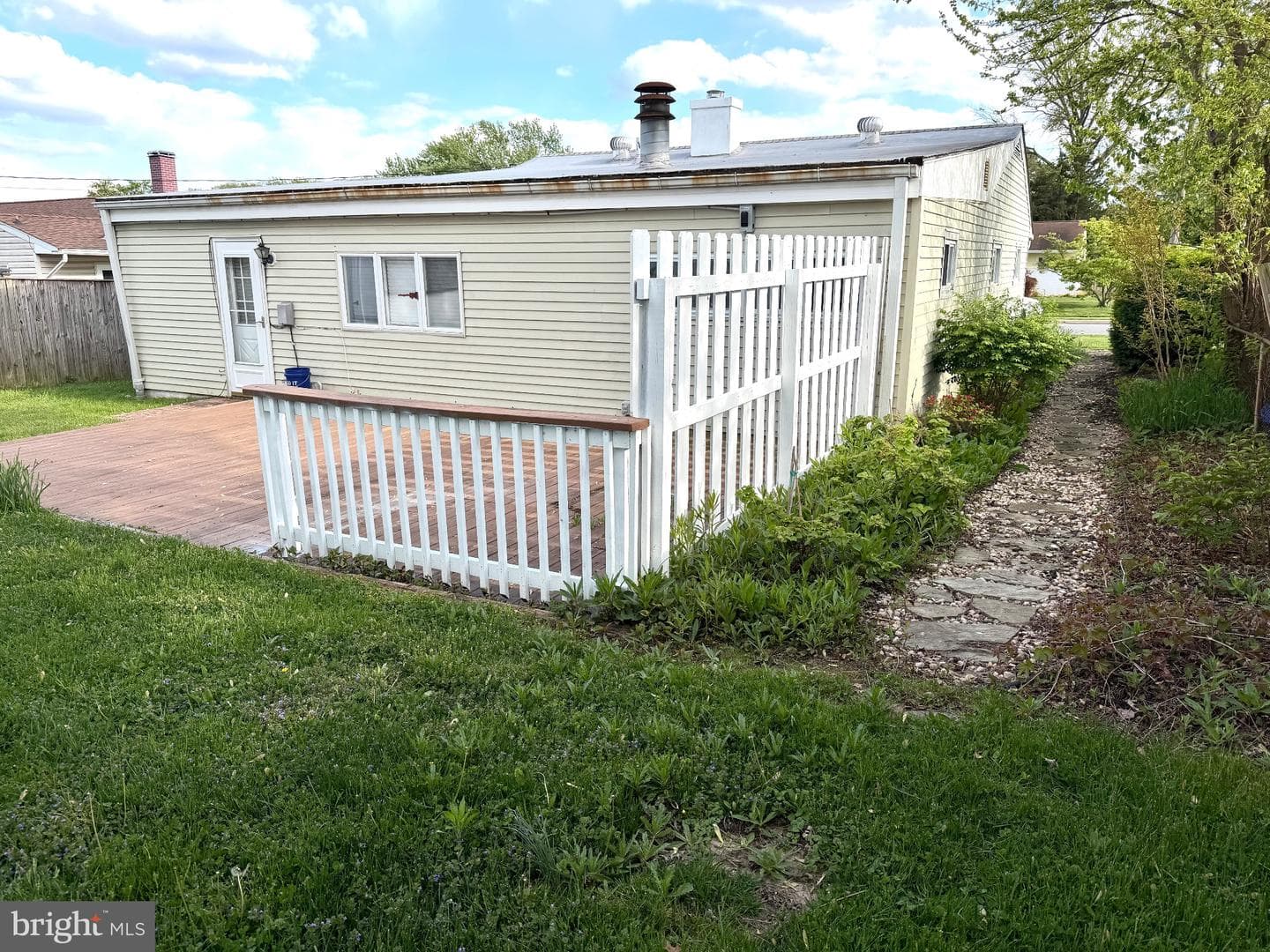 8716 Stockwell Road photo 17