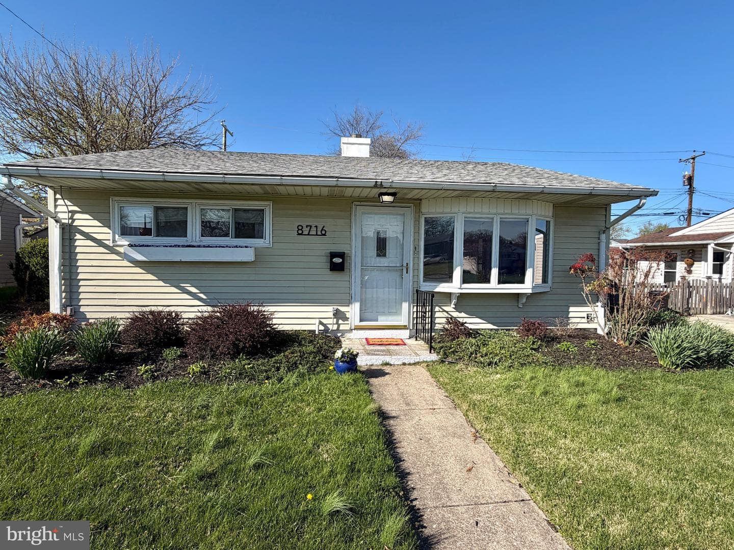 8716 Stockwell Road photo 2