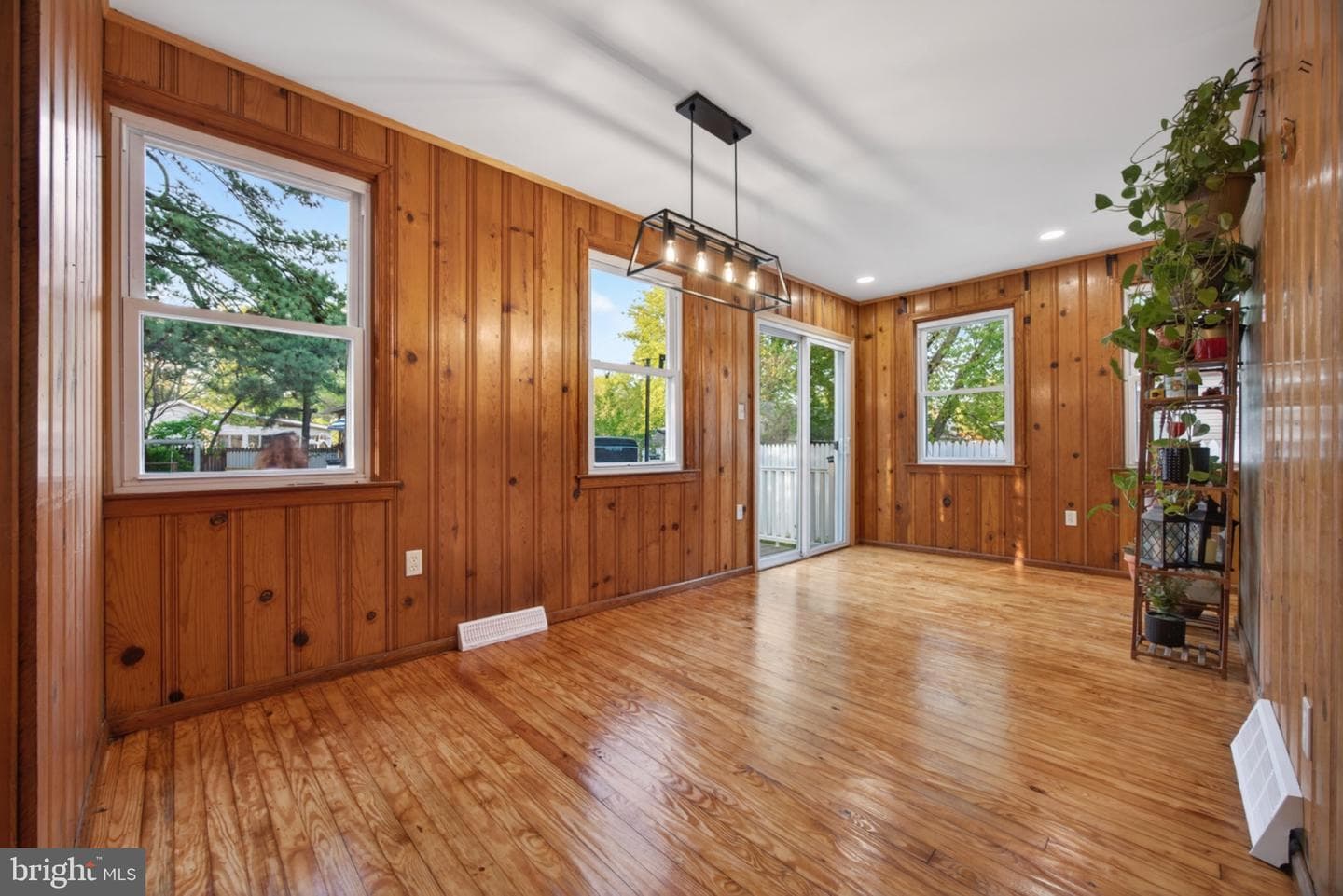 946 Martin Road photo 14