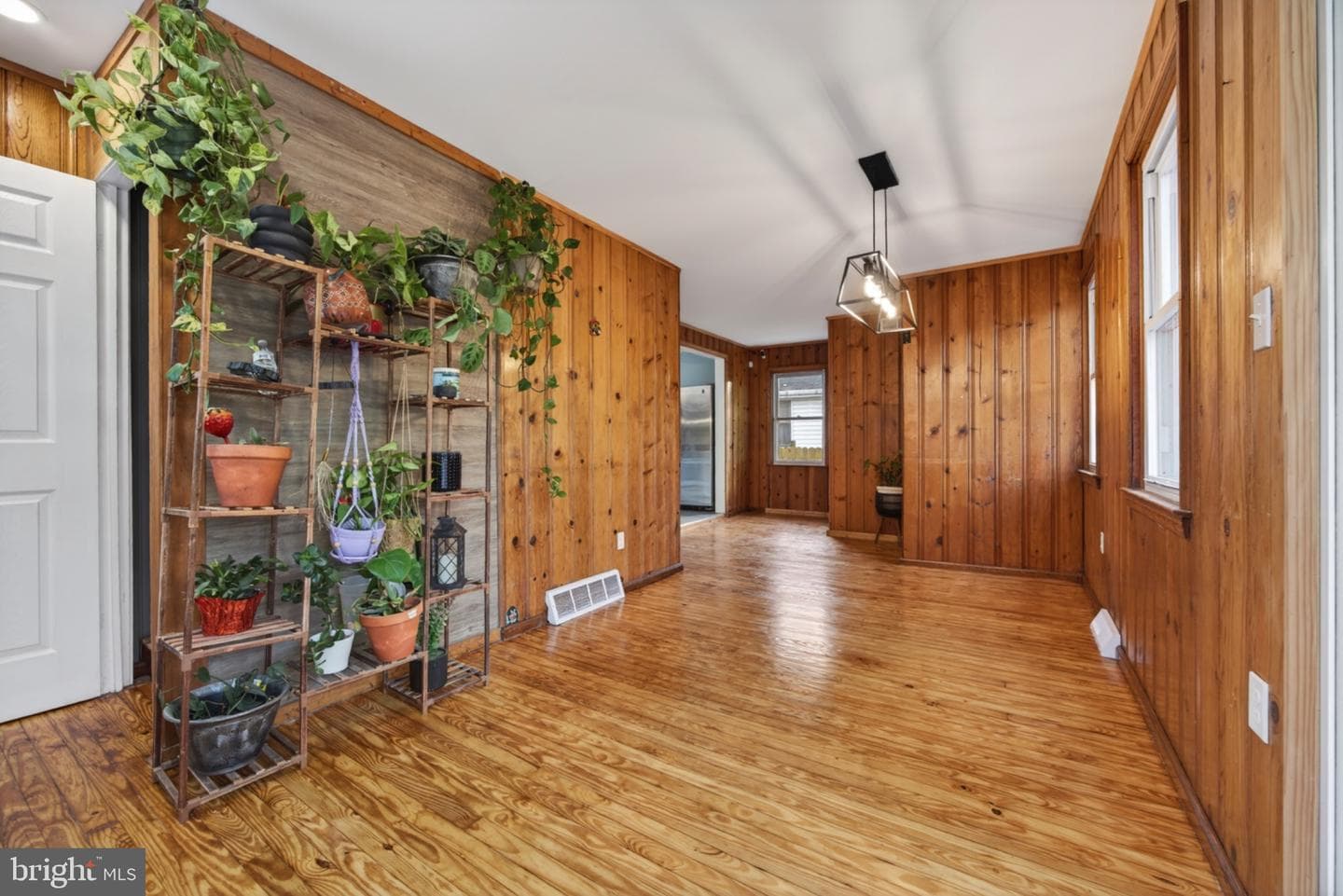 946 Martin Road photo 16