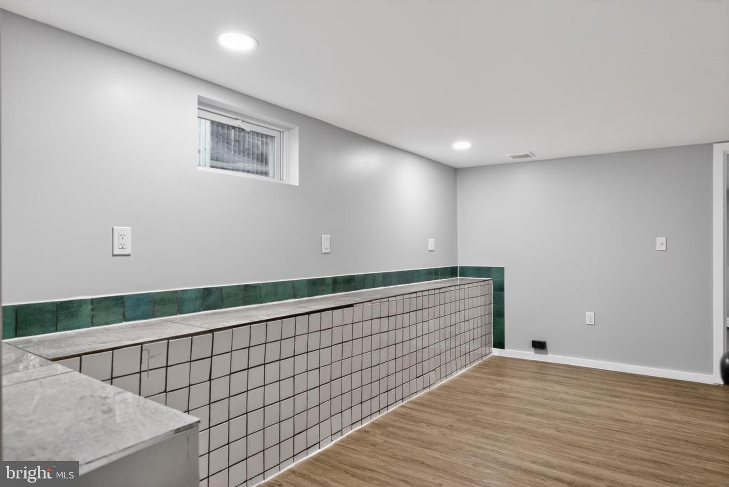 946 Martin Road photo 32