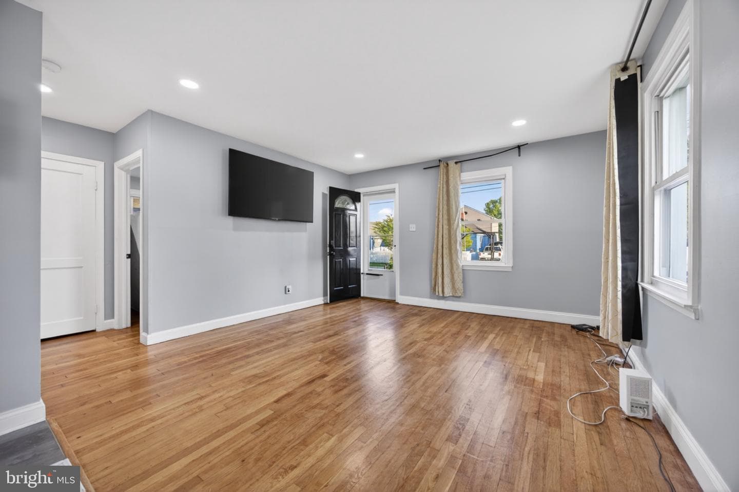 946 Martin Road photo 6