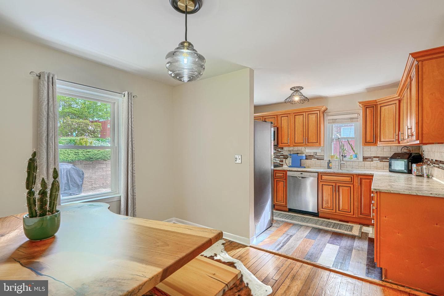 9807 Hilltop Drive photo 23
