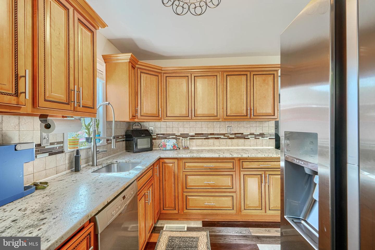 9807 Hilltop Drive photo 30