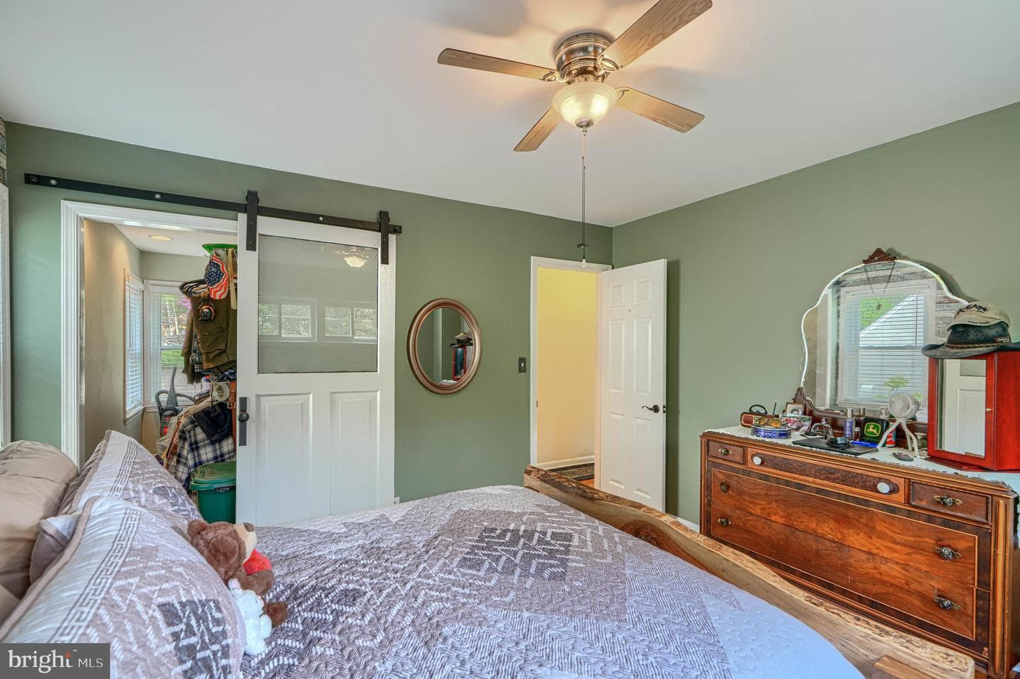9807 Hilltop Drive photo 33