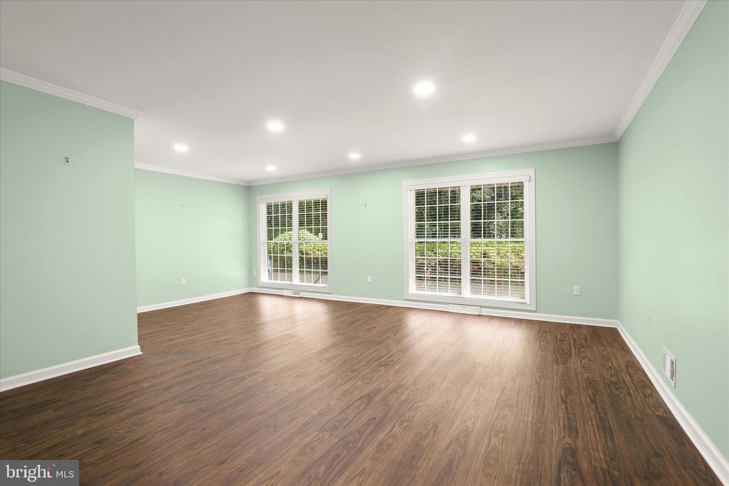201 Suter Road photo 8