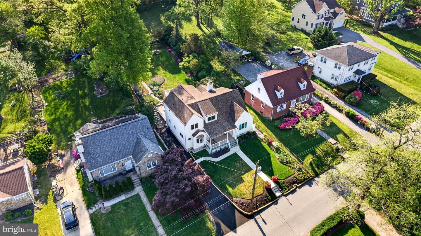 9 Maple Avenue photo 105