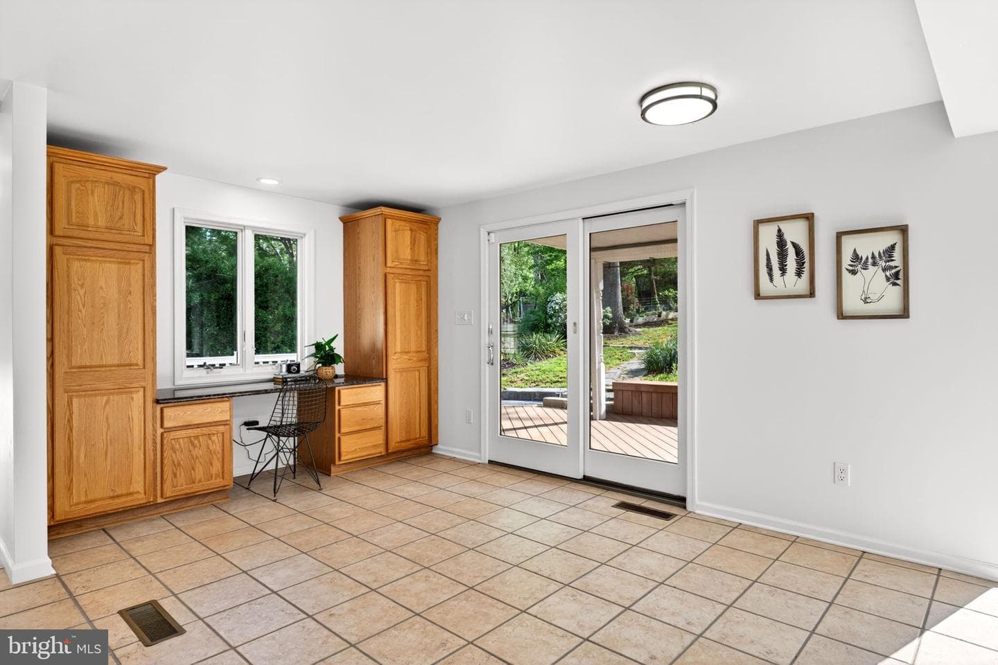 9 Maple Avenue photo 17