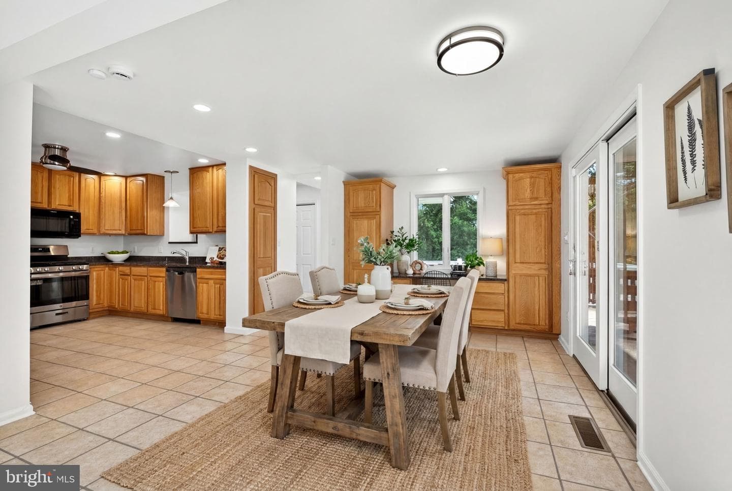 9 Maple Avenue photo 20