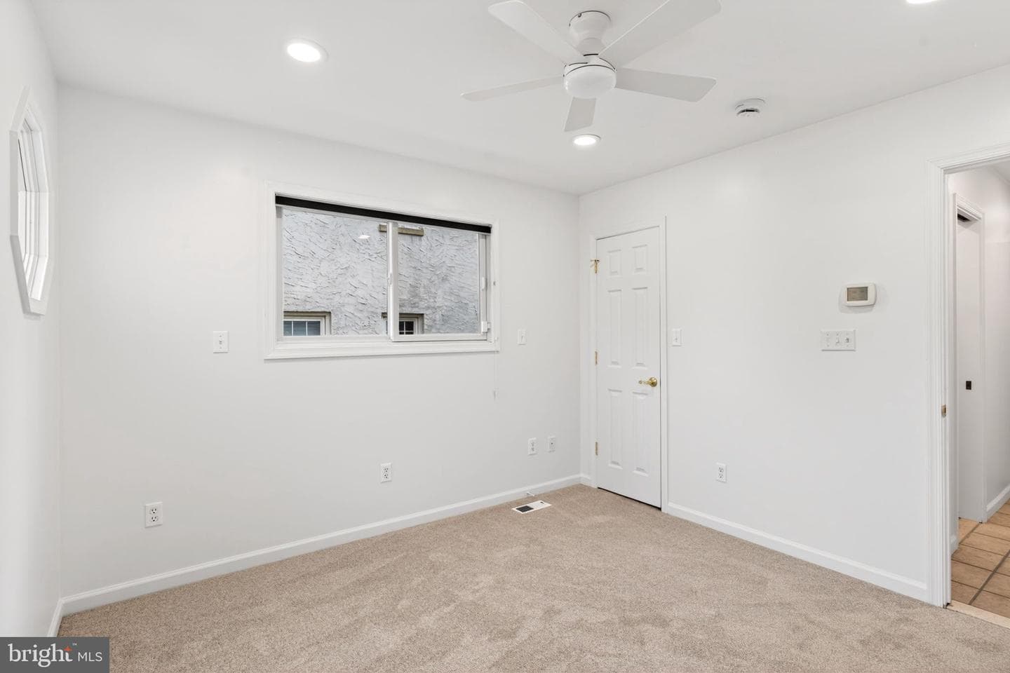 9 Maple Avenue photo 25