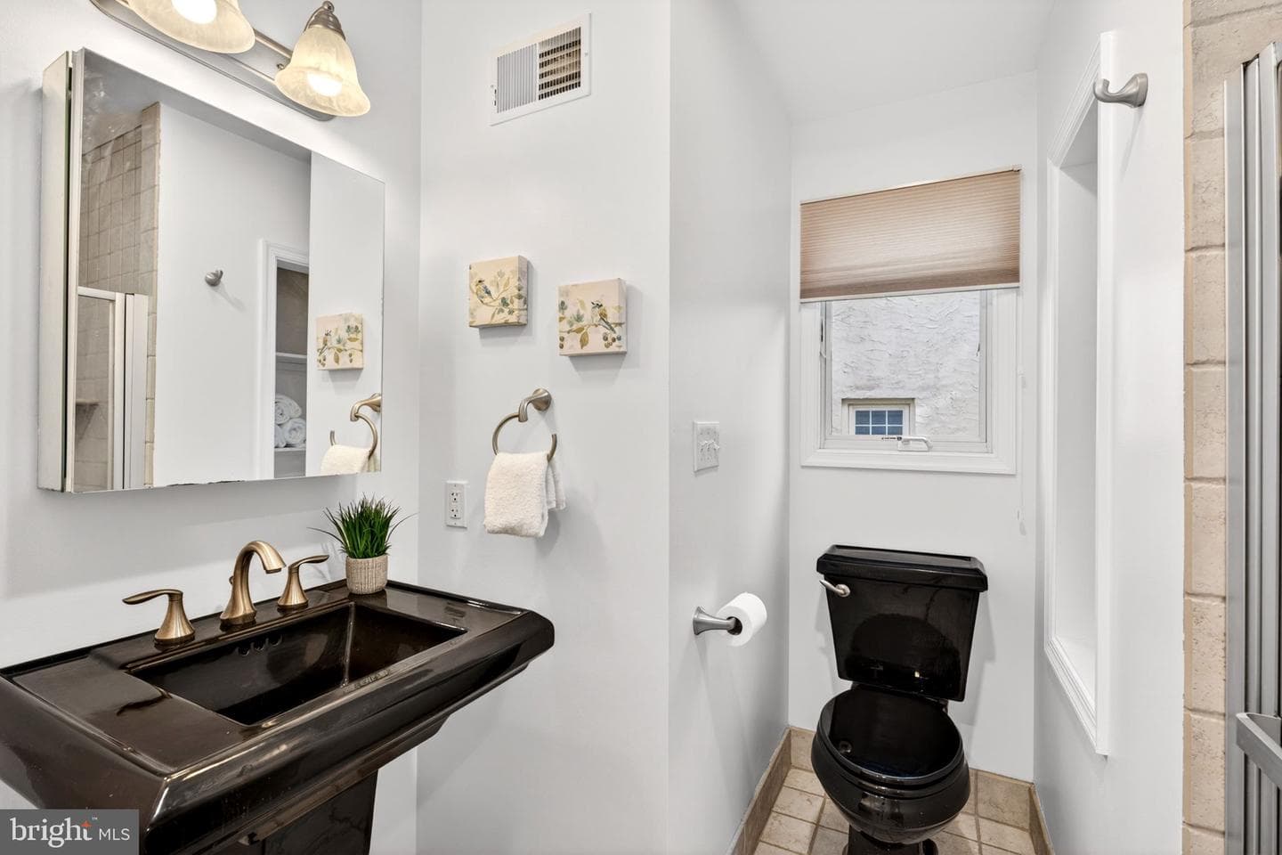 9 Maple Avenue photo 27