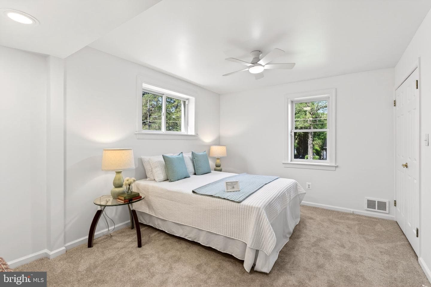 9 Maple Avenue photo 30