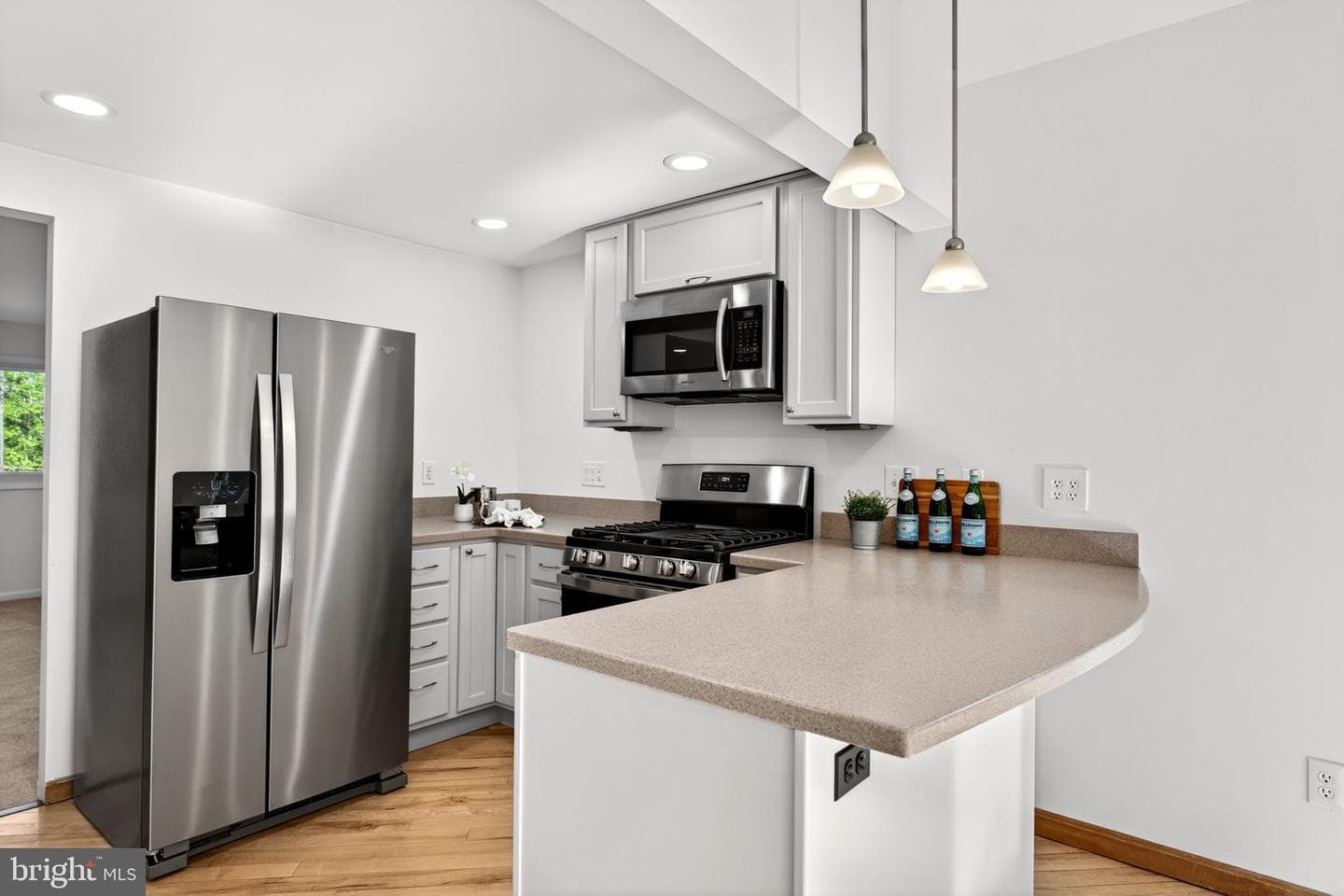 9 Maple Avenue photo 42