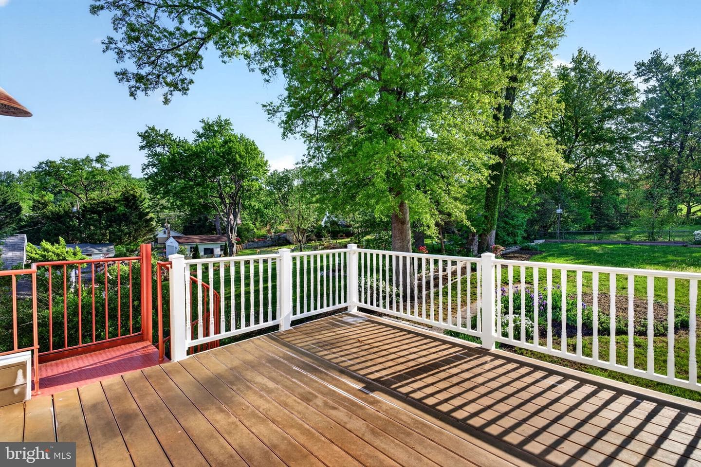 9 Maple Avenue photo 45