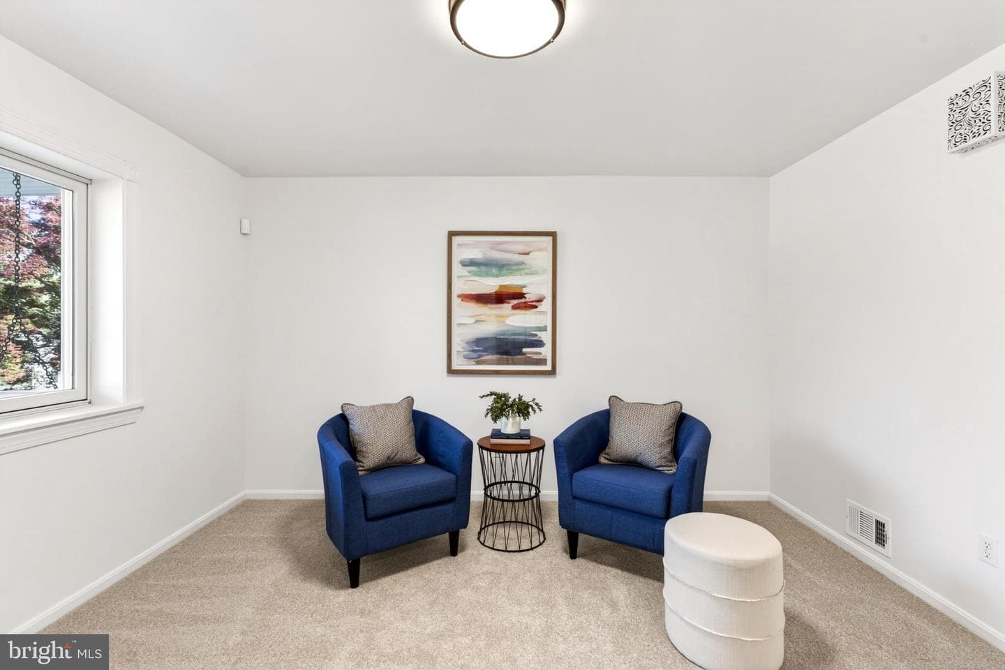 9 Maple Avenue photo 6