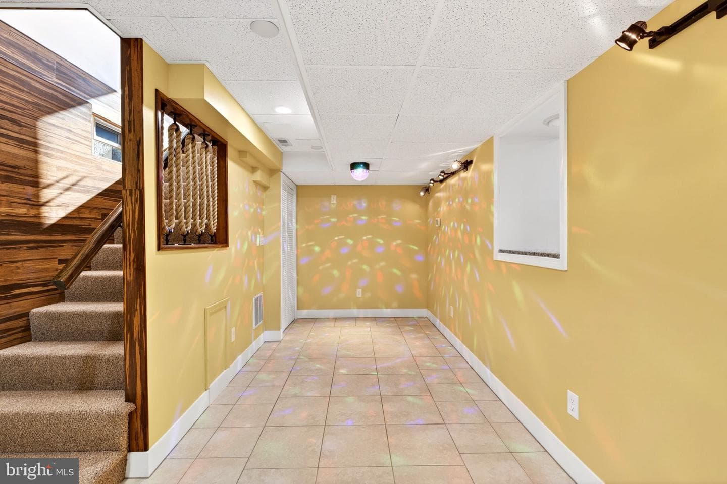 9 Maple Avenue photo 61