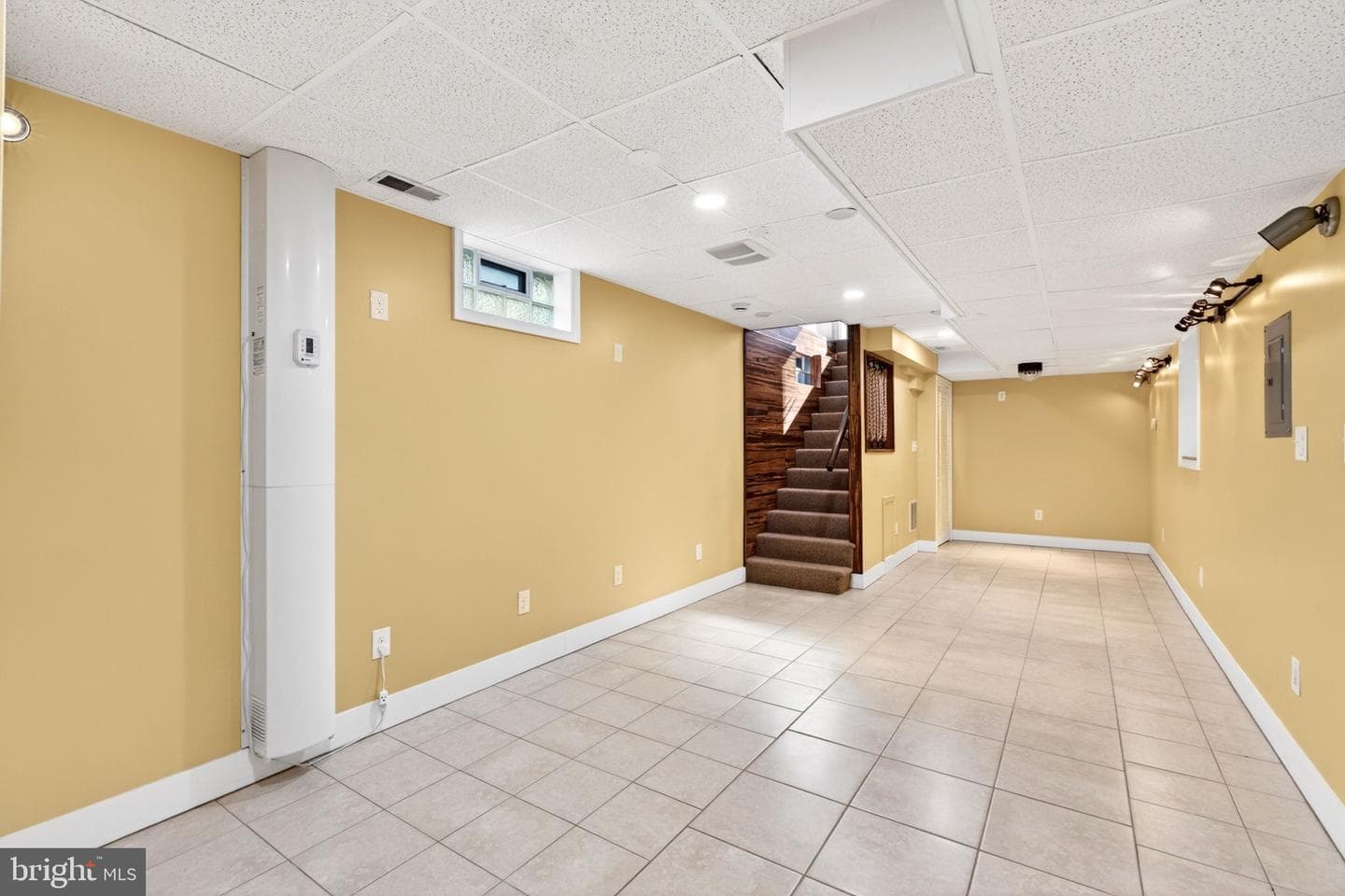 9 Maple Avenue photo 62