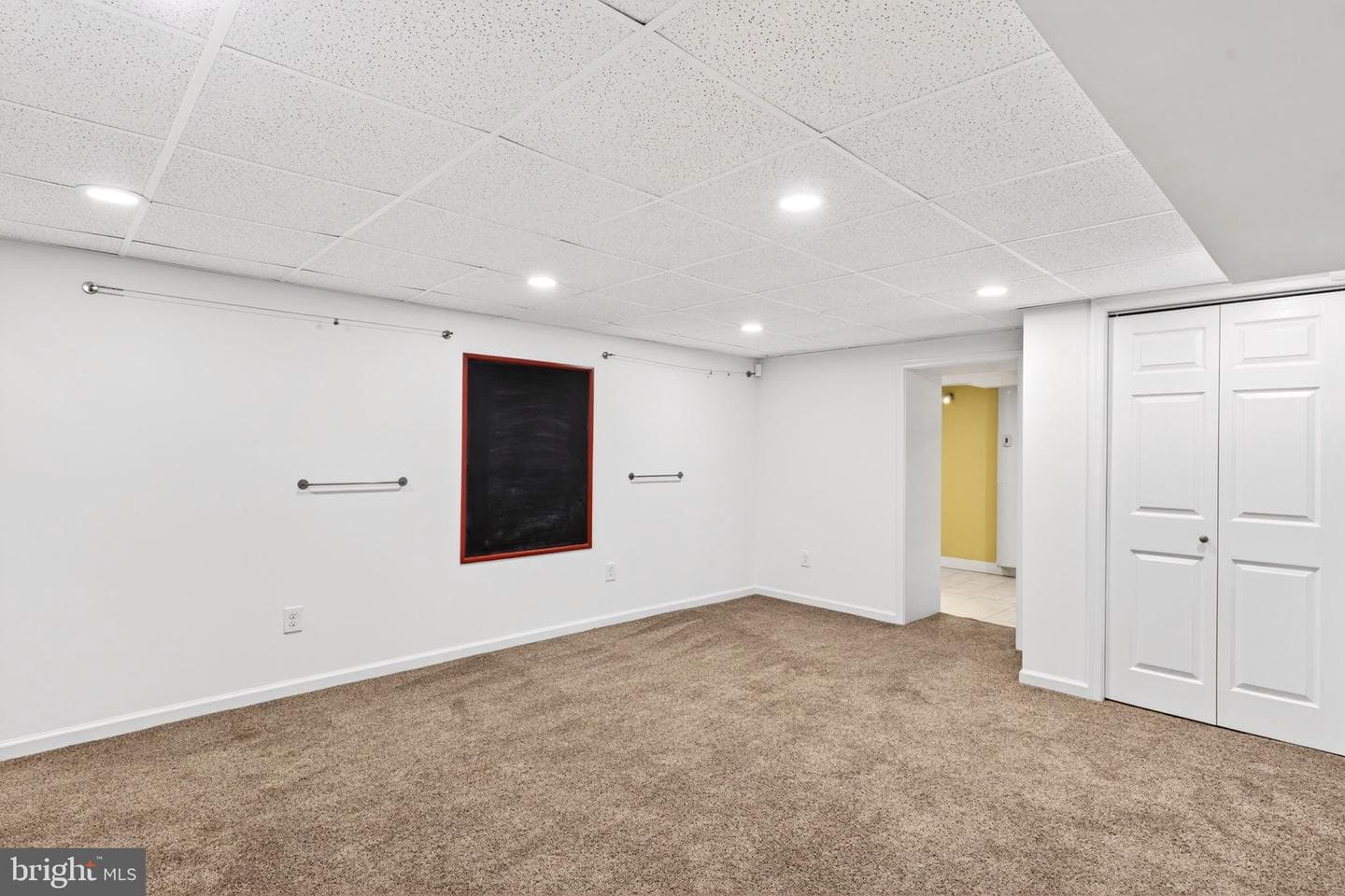 9 Maple Avenue photo 70