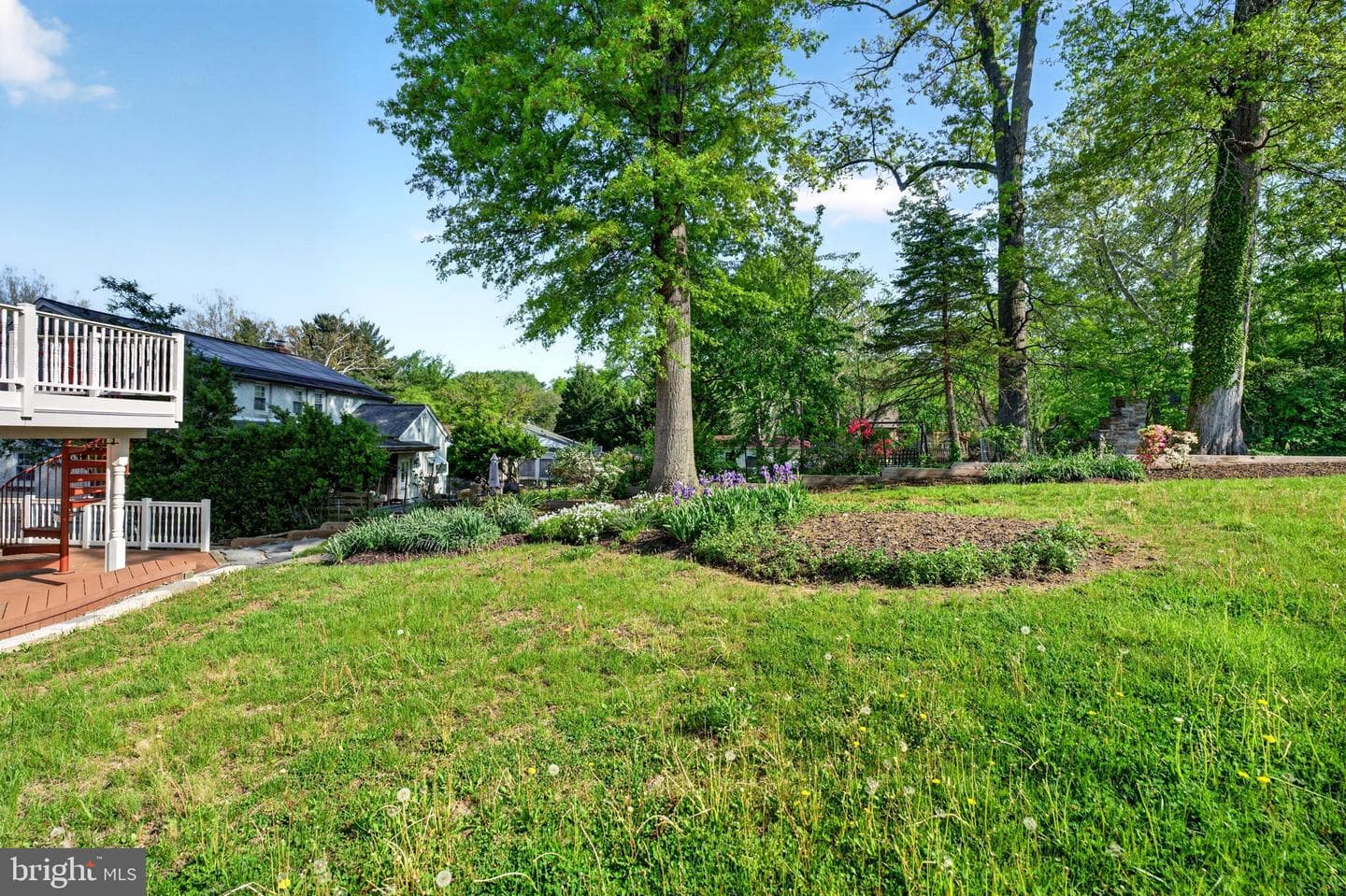 9 Maple Avenue photo 83