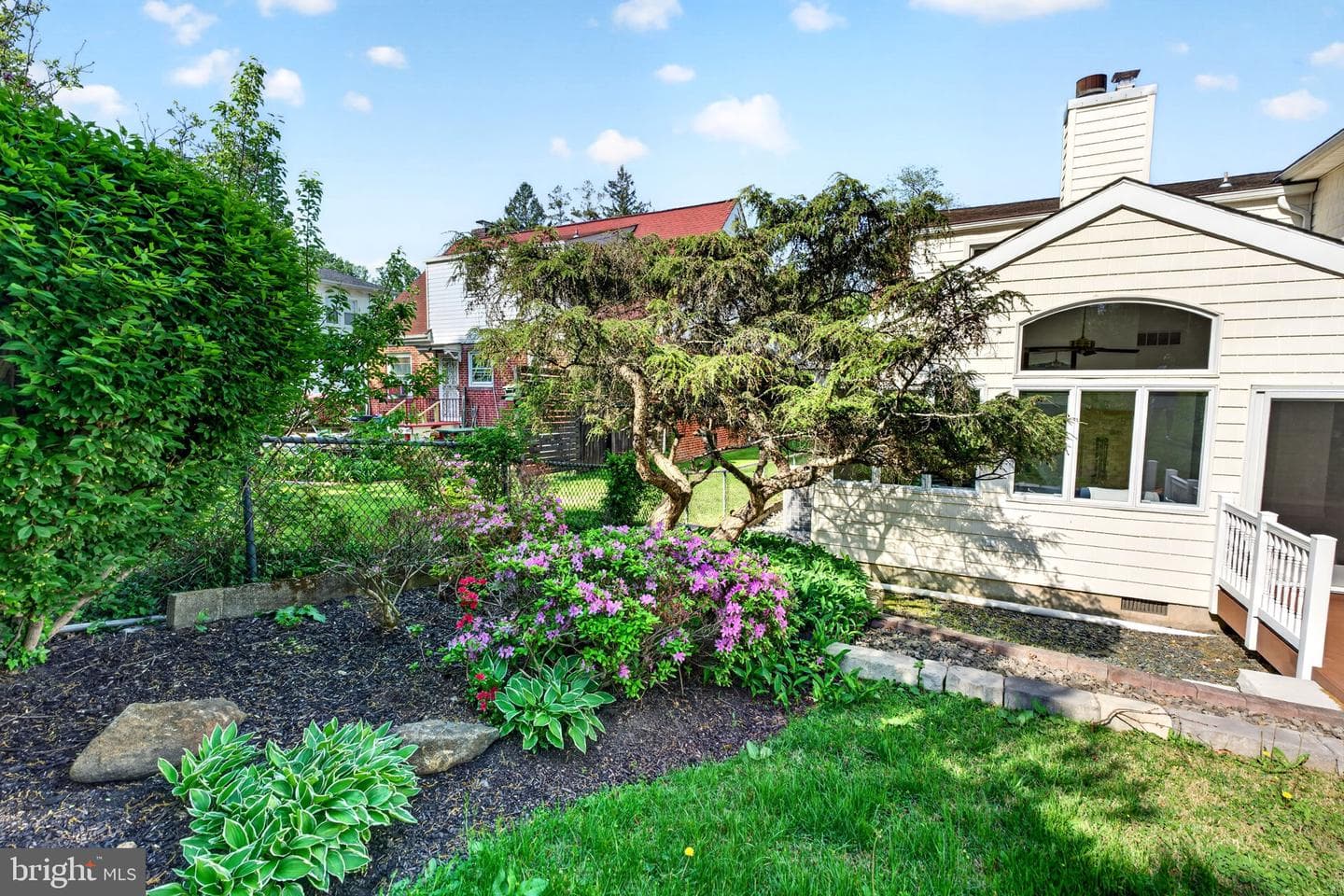 9 Maple Avenue photo 84