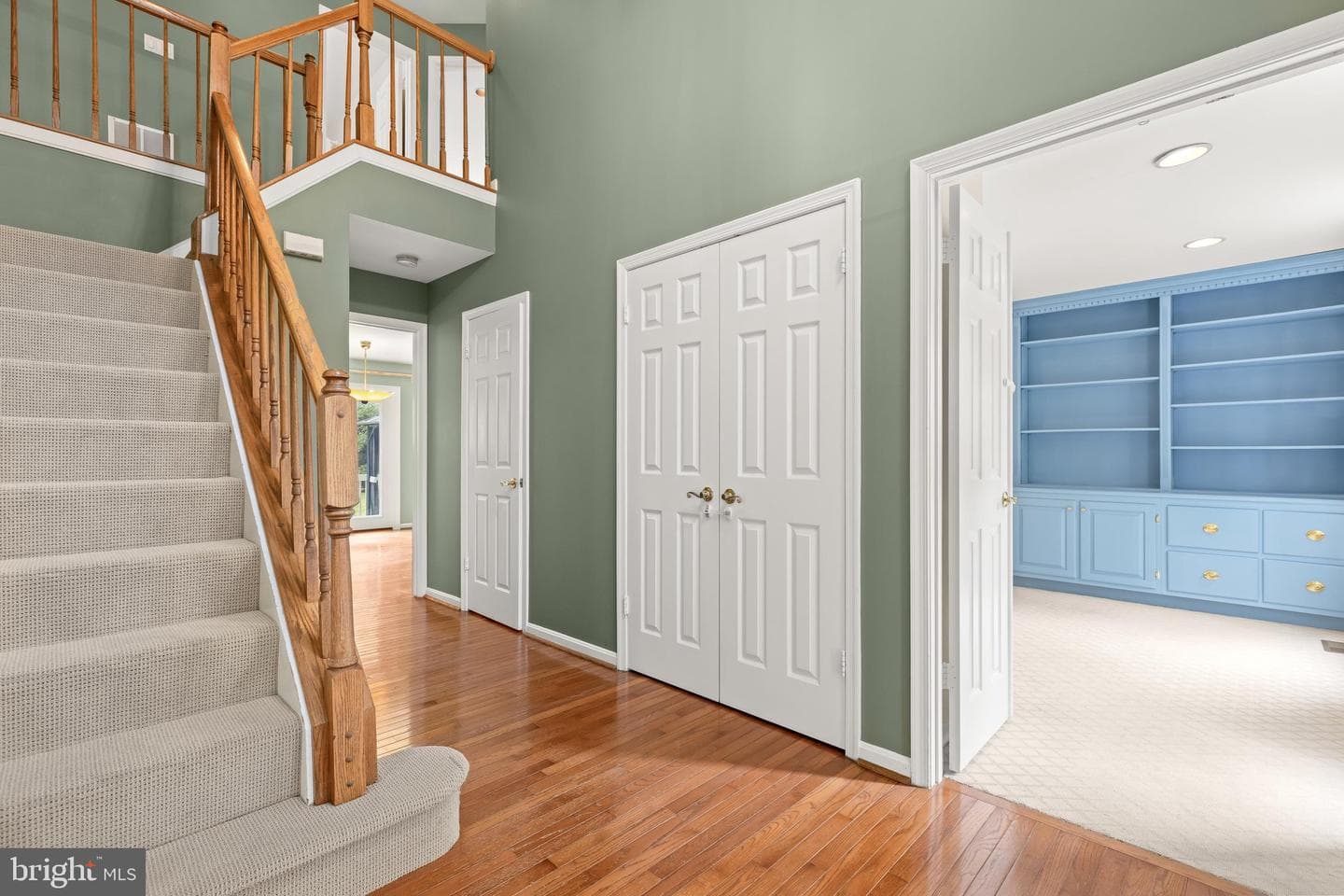 16 Charing Court photo 4