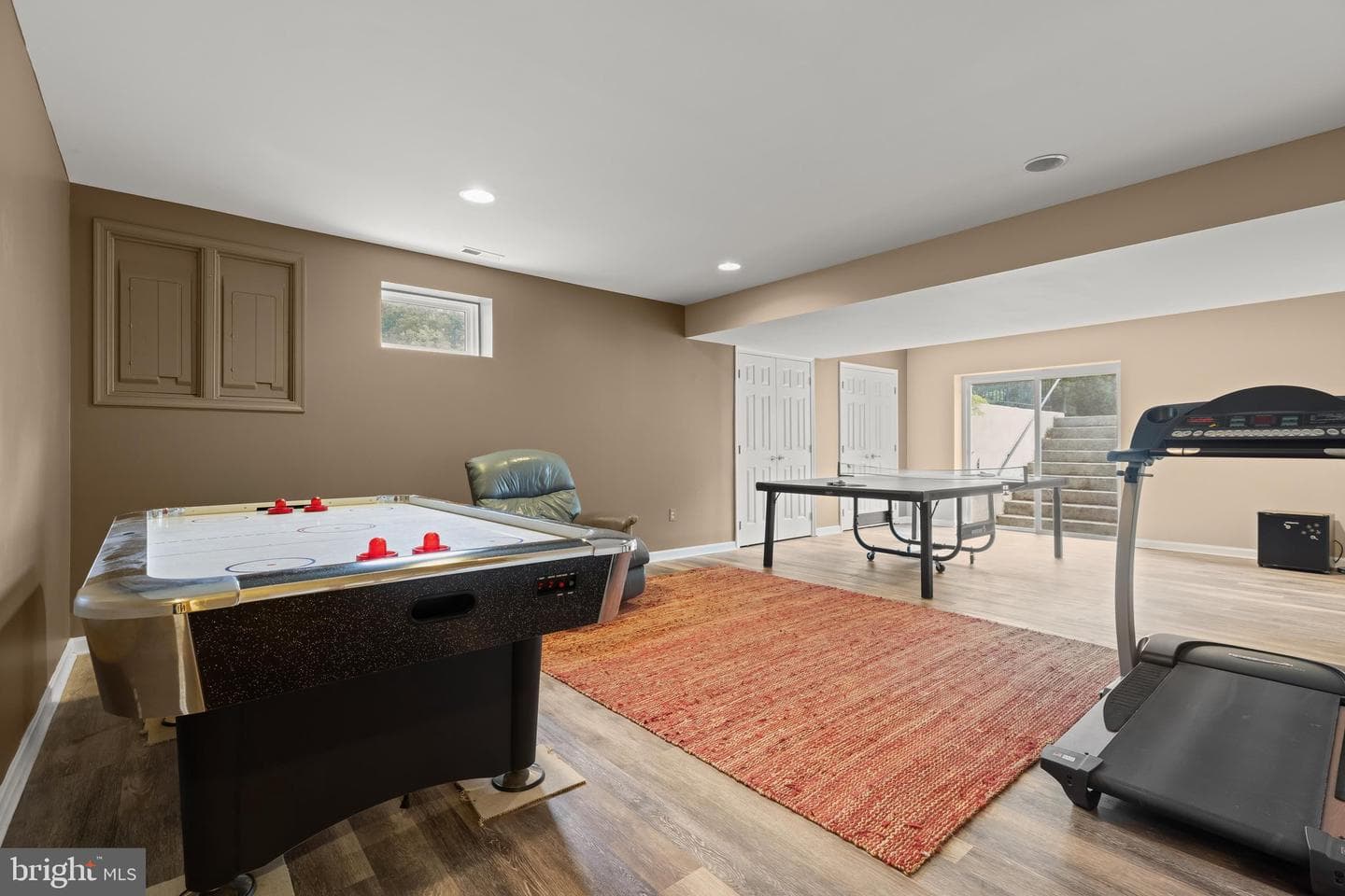 16 Charing Court photo 43