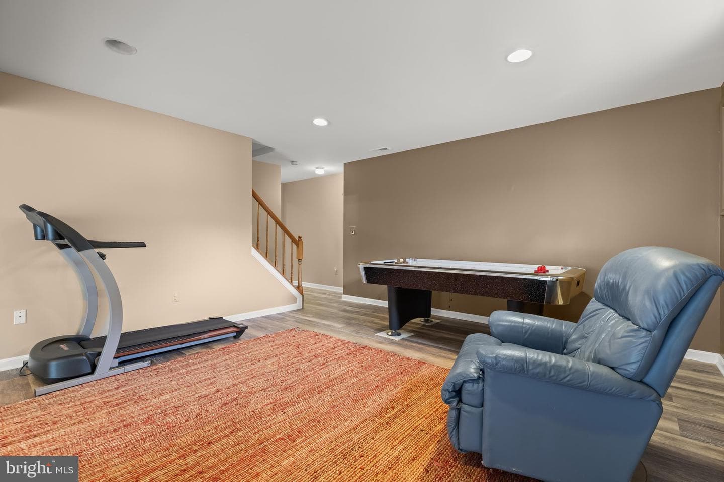 16 Charing Court photo 45