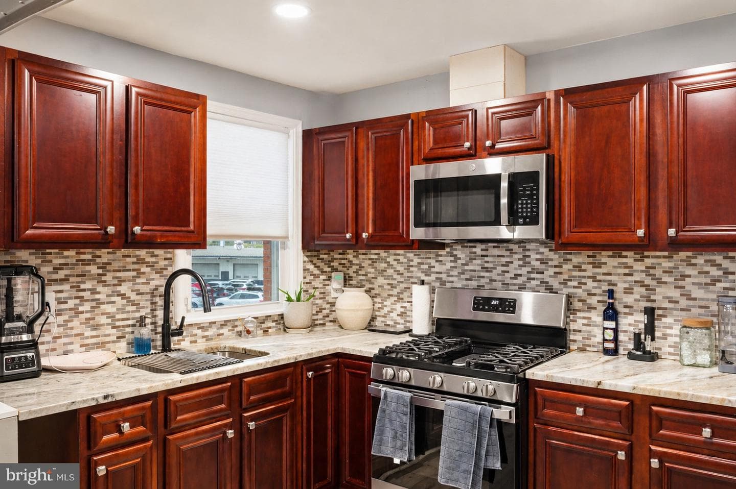 7487 Berkshire Road photo 2