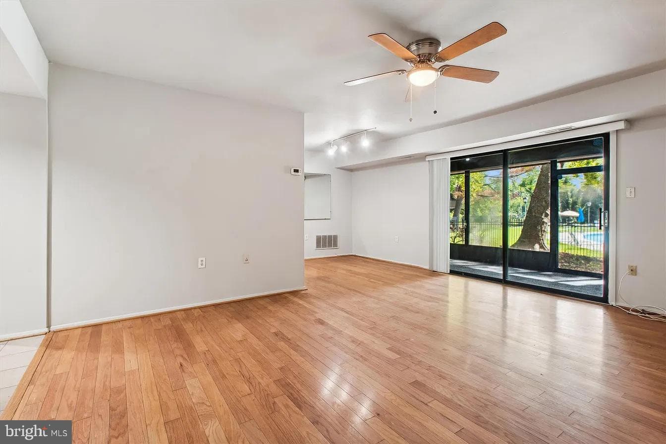 1811 Snow Meadow Lane #t-1 photo 3