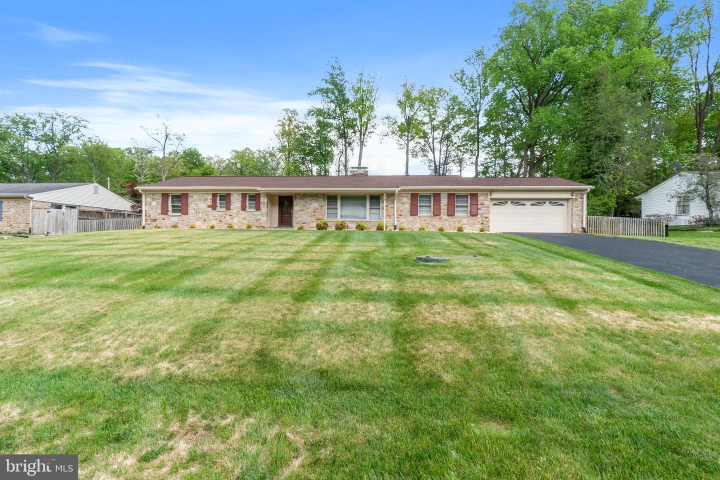 1146 Gypsy Lane E photo 2