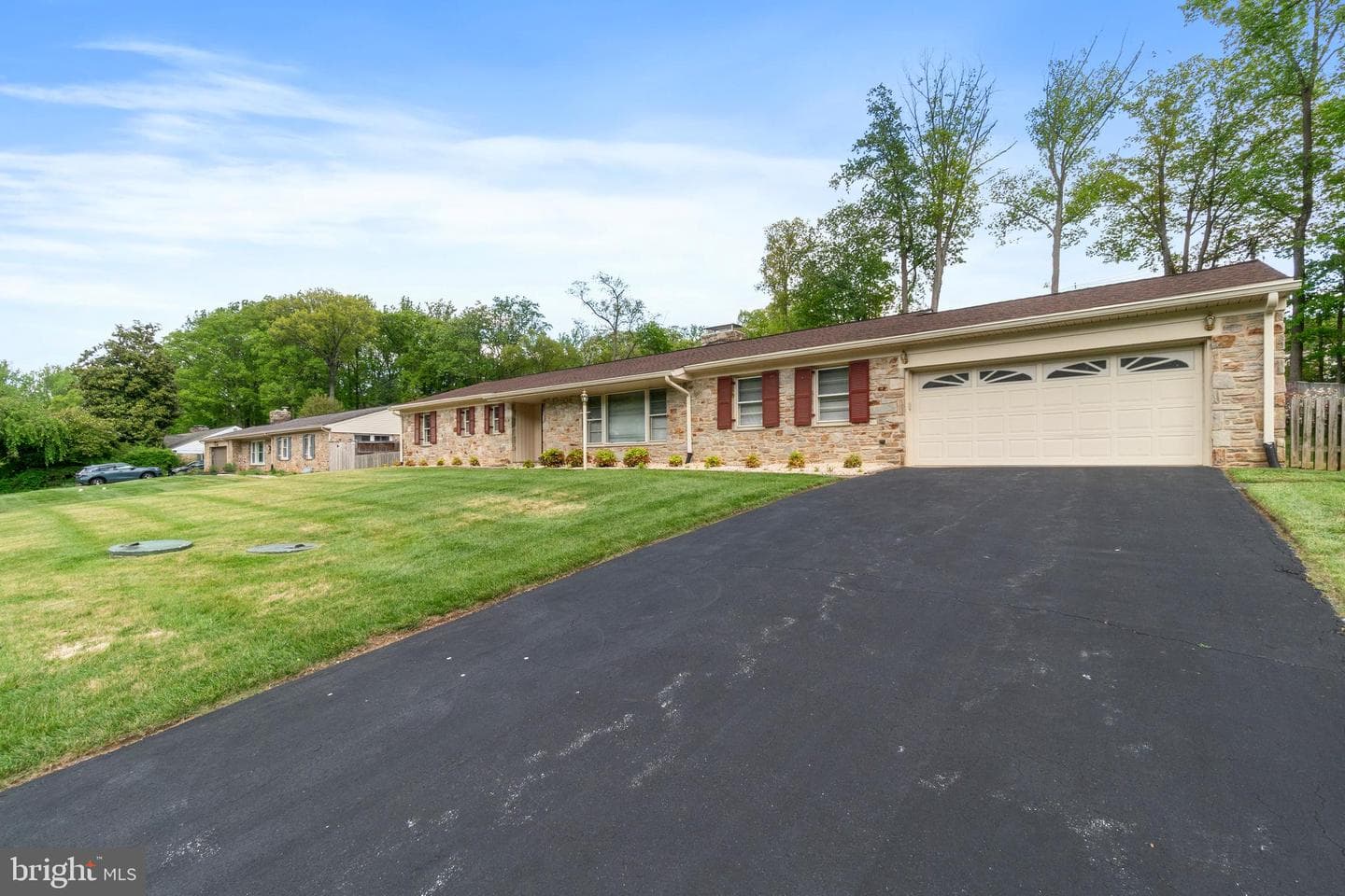 1146 Gypsy Lane E photo 3