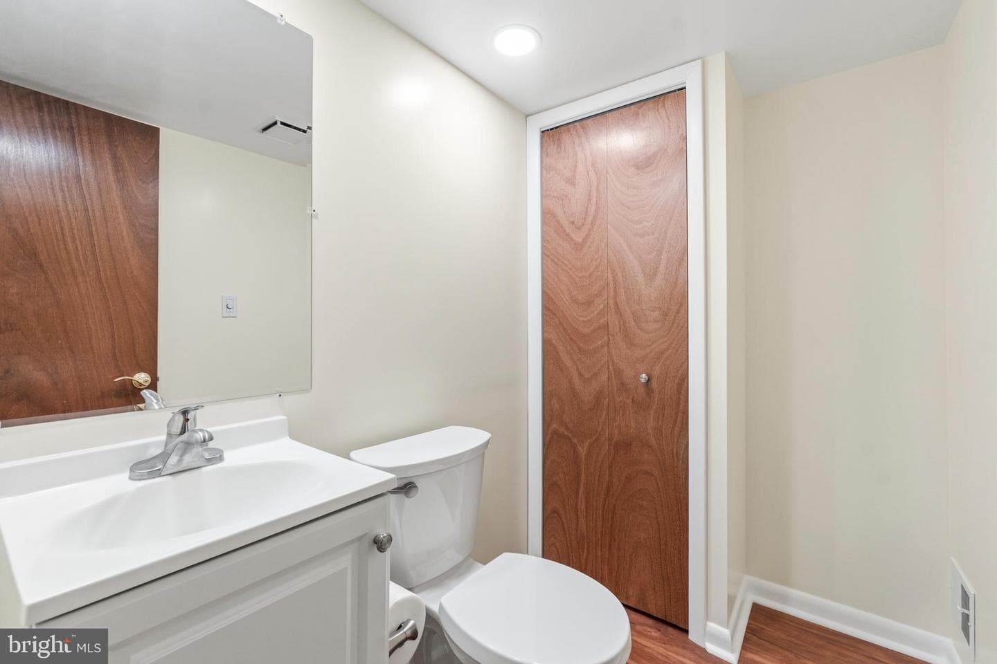 1146 Gypsy Lane E photo 32