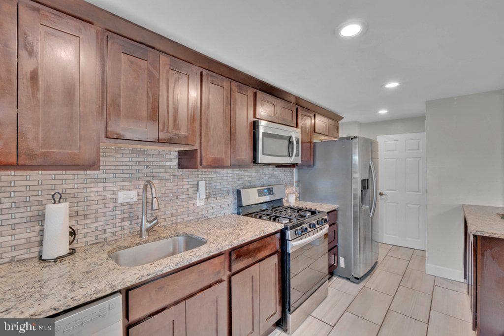 1329 Halstead Road photo 14