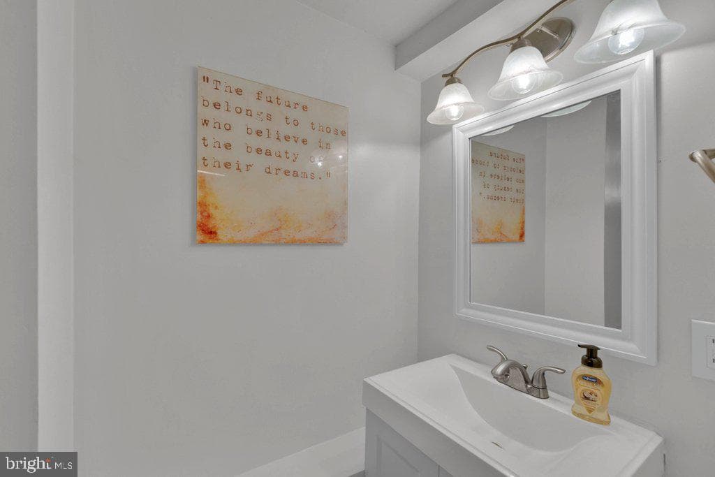 1329 Halstead Road photo 24