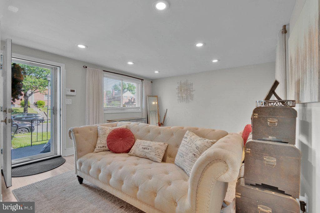 1329 Halstead Road photo 7