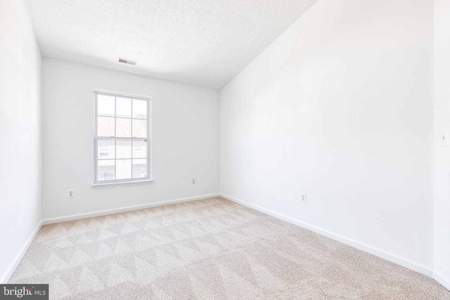 5048 Kemsley Court photo 38