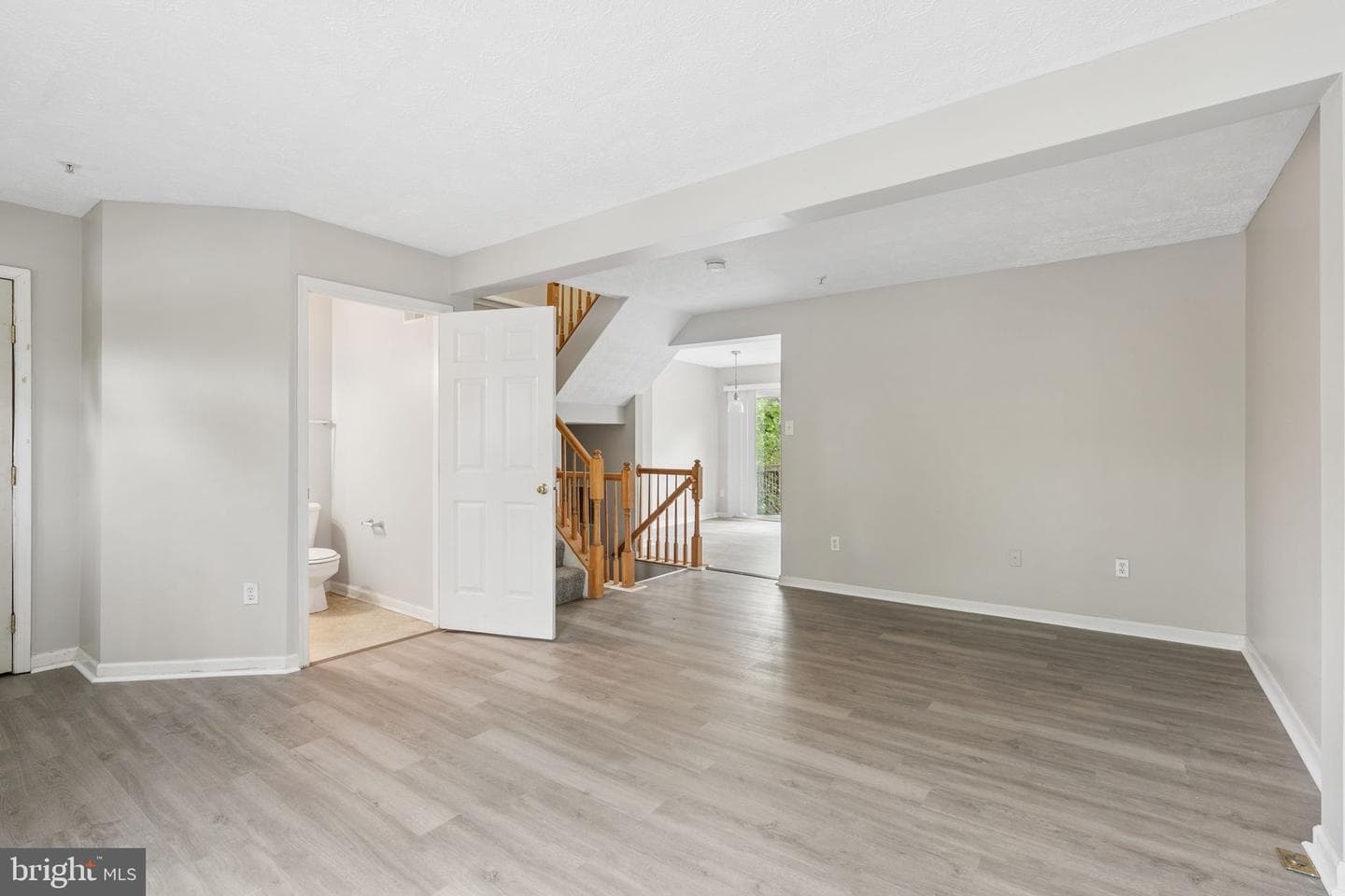 9314 Vanguard Court photo 9