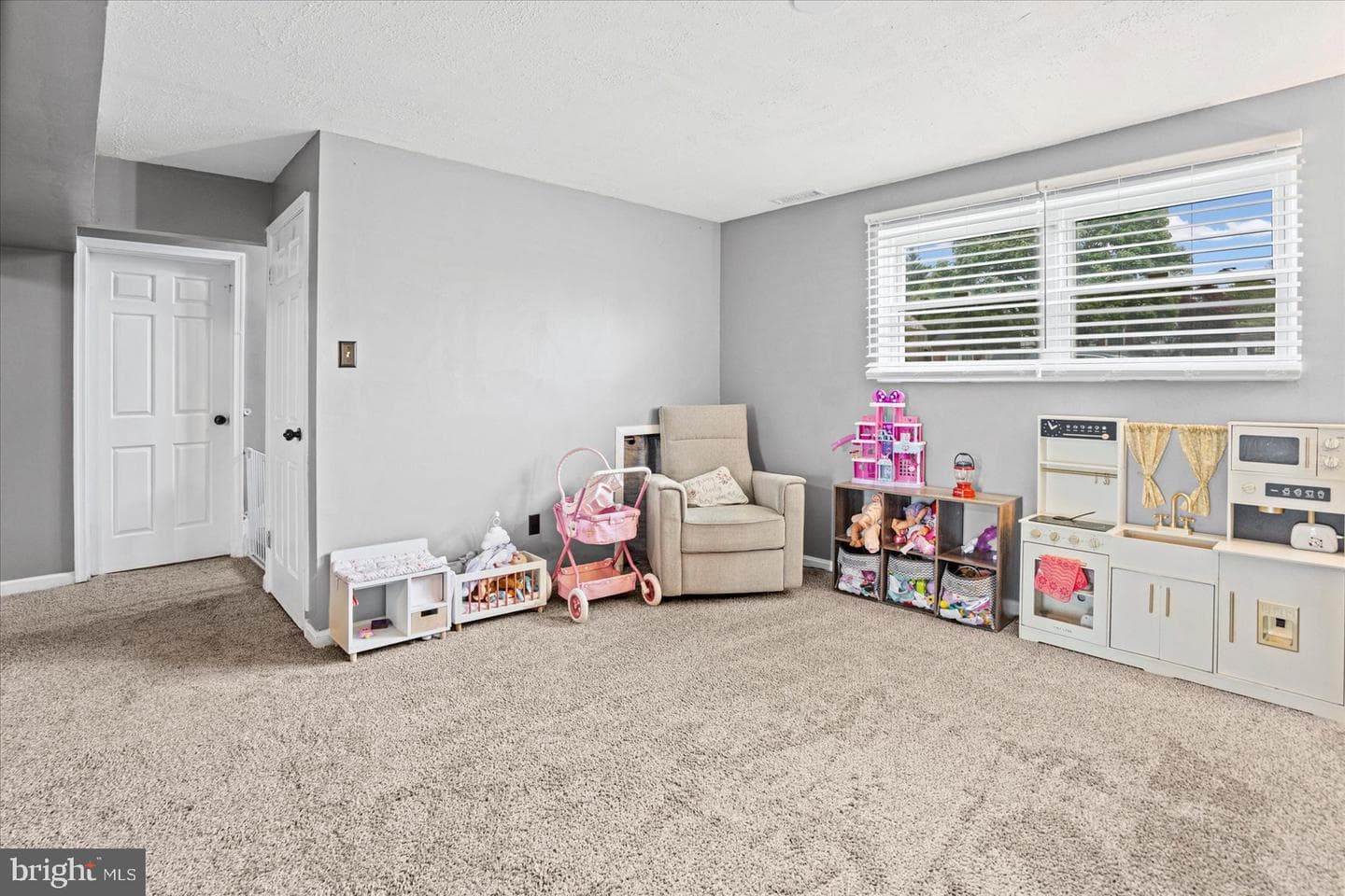 9453 Seven Courts Drive photo 23