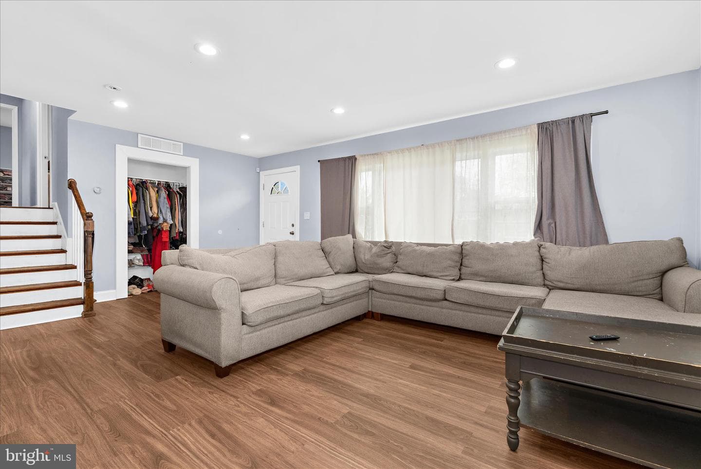 5911 Charnwood photo 3