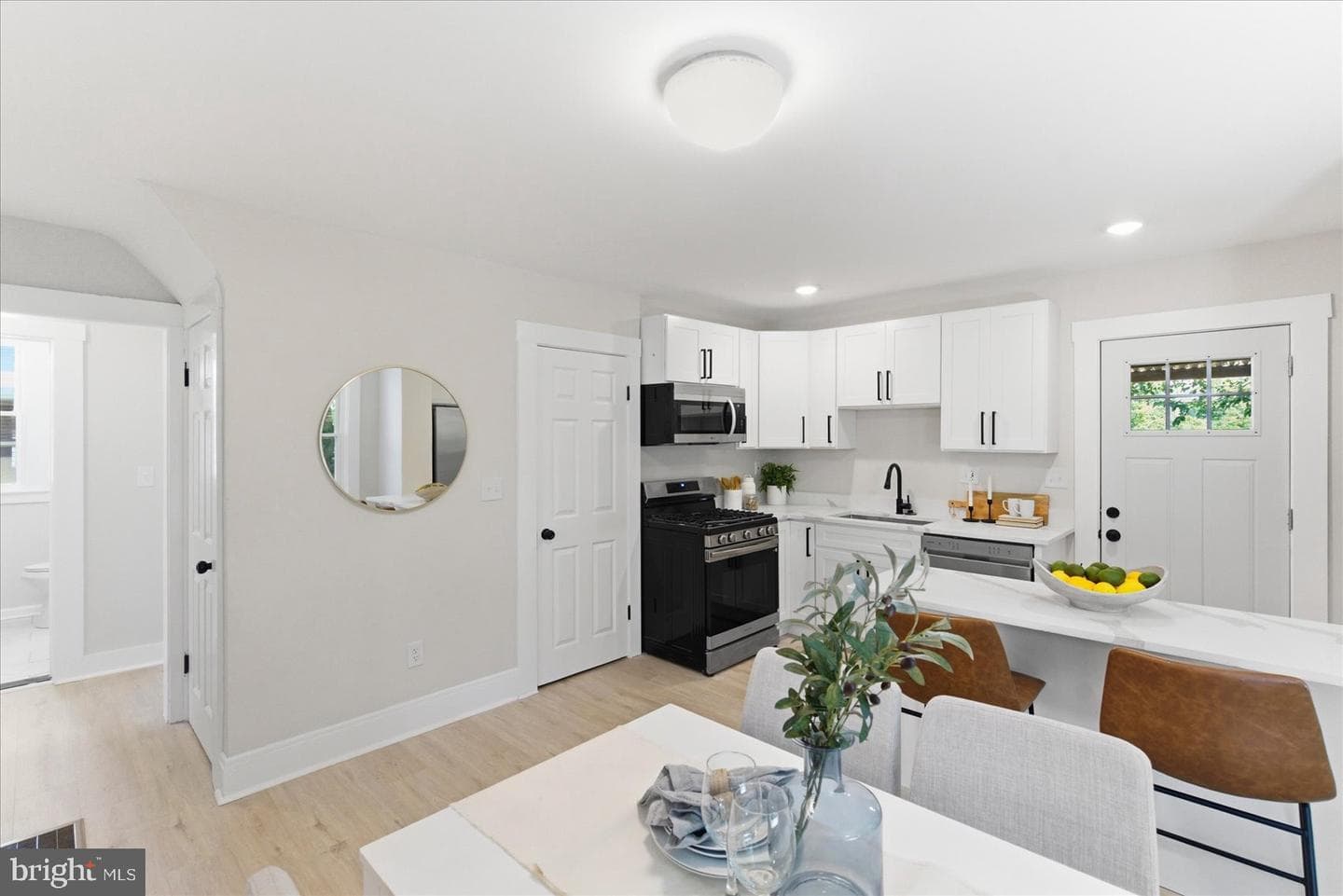 1 Glenwood Avenue photo 14