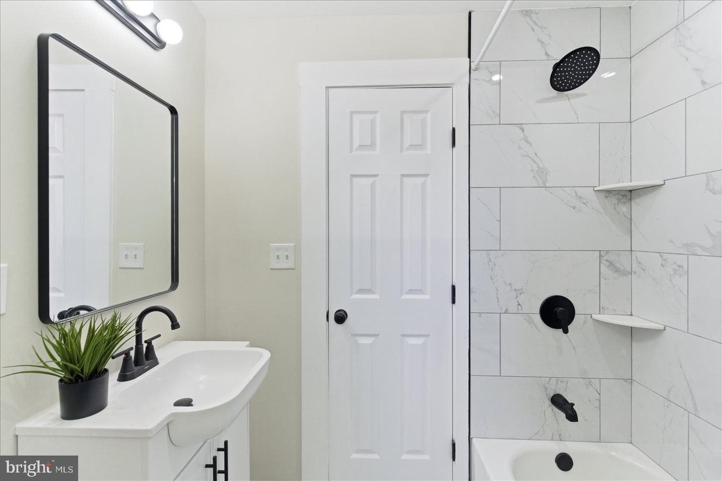 1 Glenwood Avenue photo 16