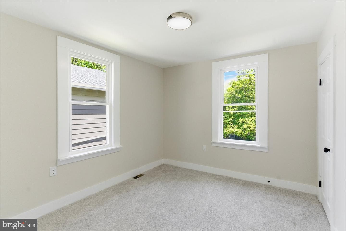 1 Glenwood Avenue photo 25