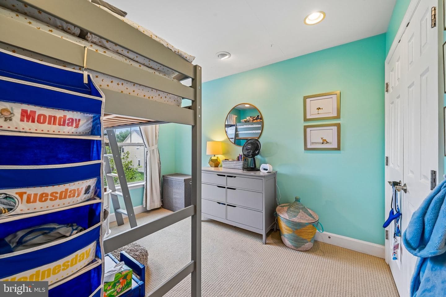 100 Newmarket Court photo 32