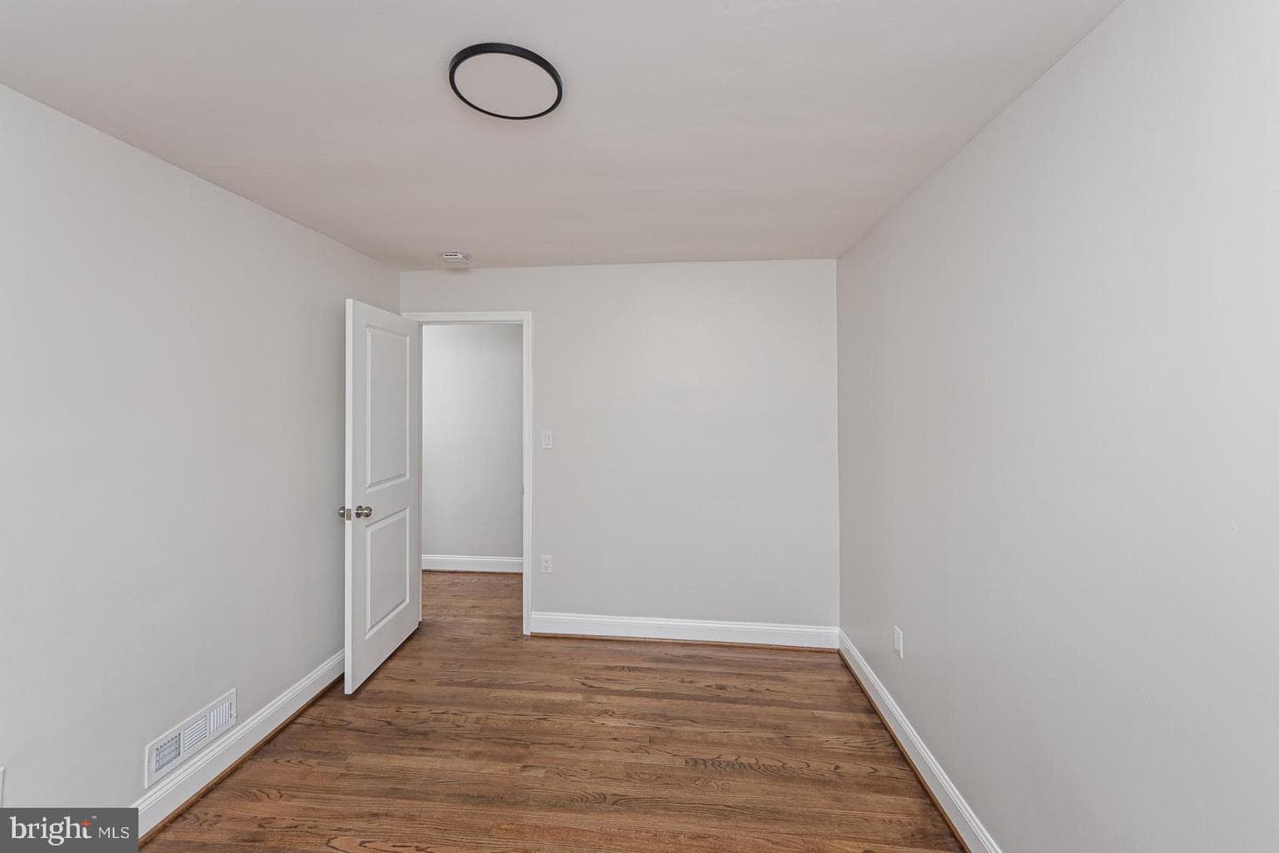 536 Brook Road photo 21
