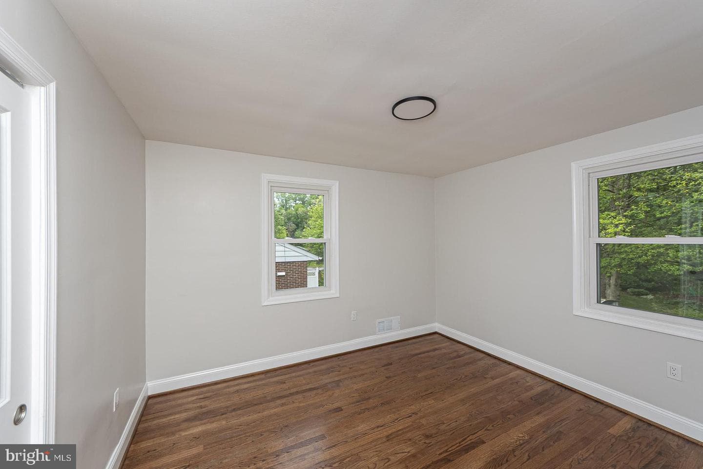 536 Brook Road photo 22