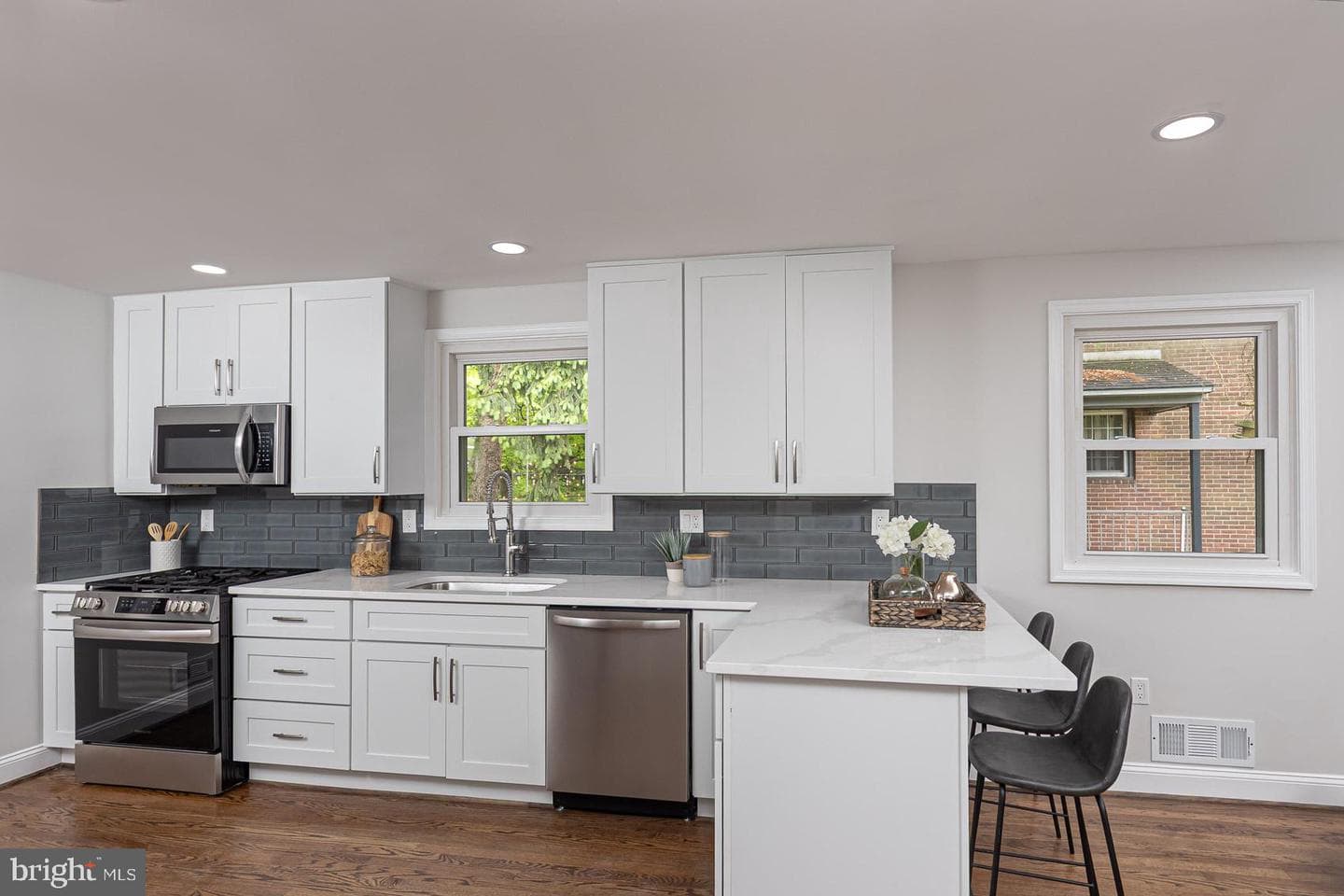 536 Brook Road photo 5