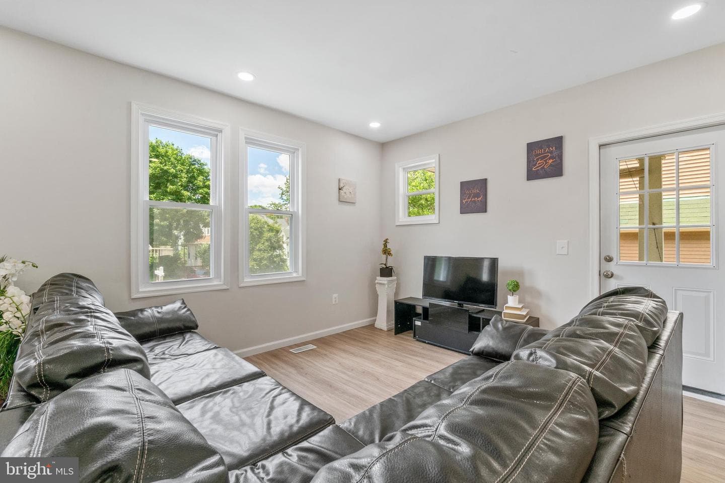115 Symington Avenue photo 5