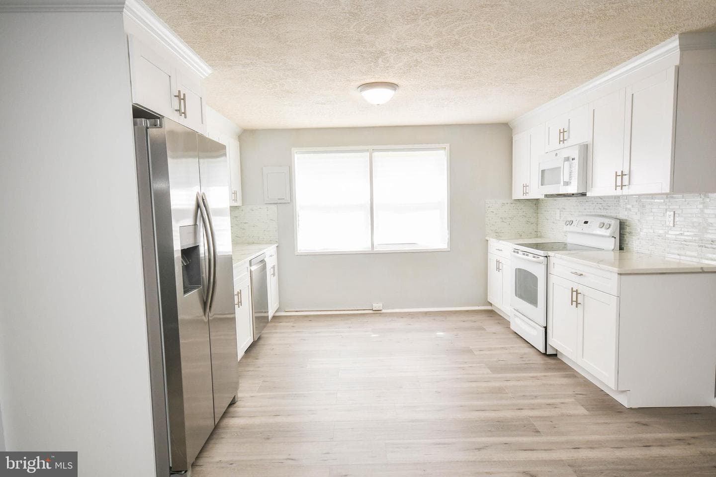 332 Suter Road photo 8
