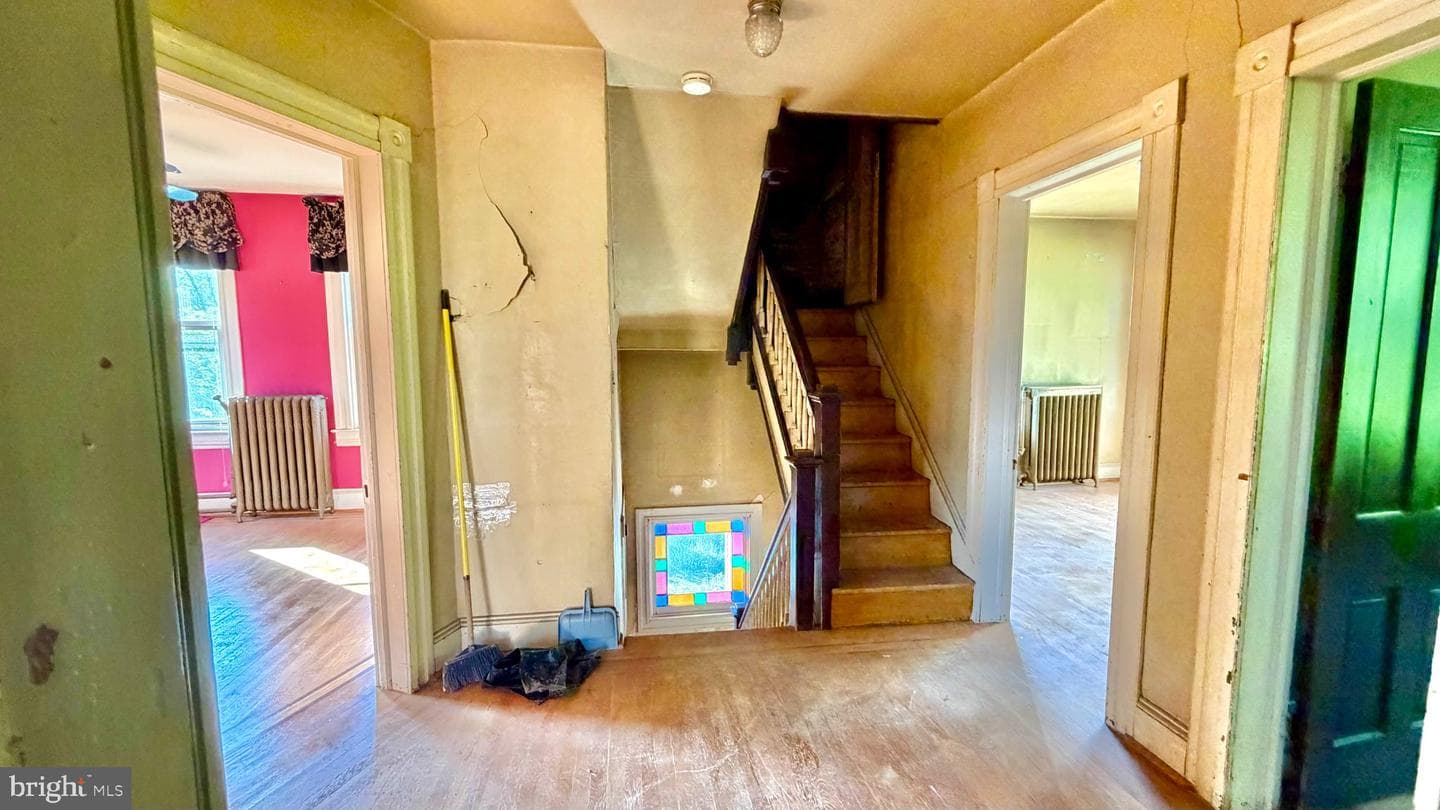 927 Leeds Avenue photo 17