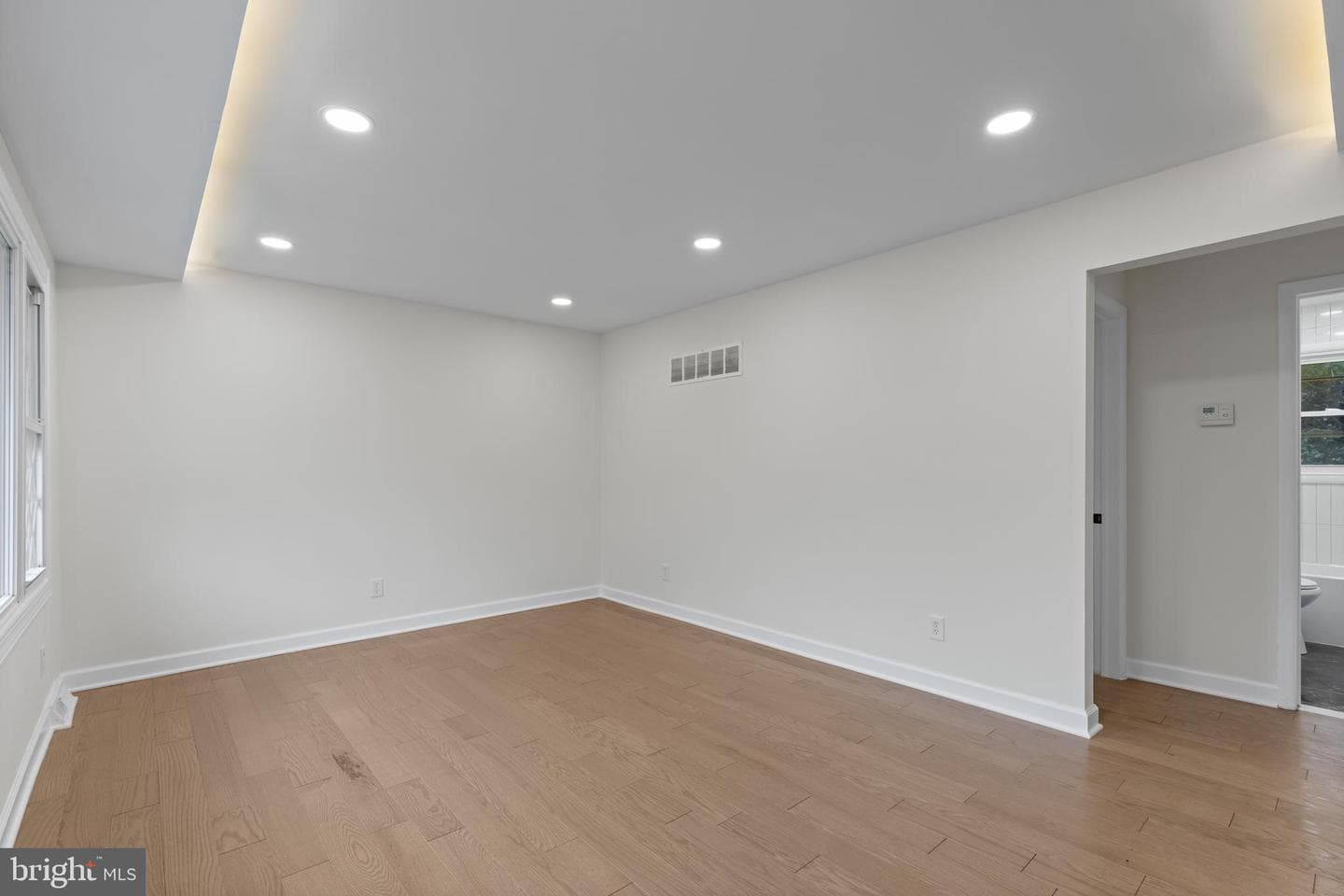 5434 Dogwood photo 11